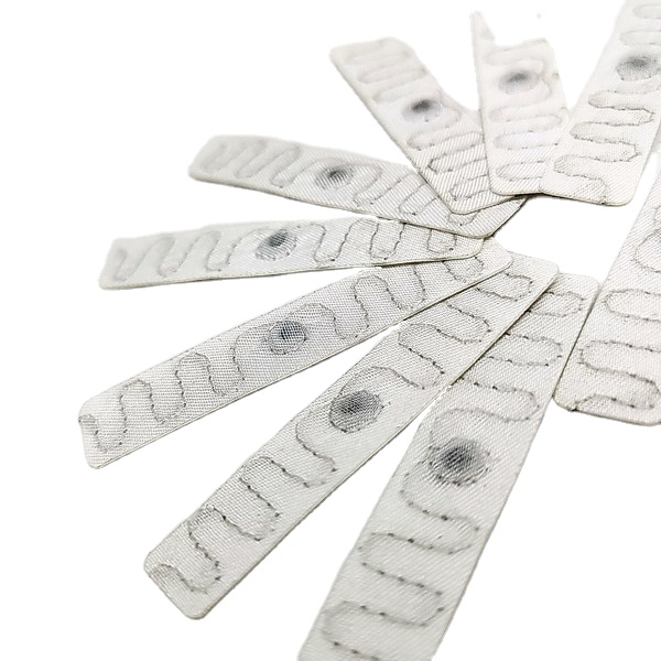 Sewing Type RFID Fabric Textile Washable UHF RFID Laundry Tag For Uniform